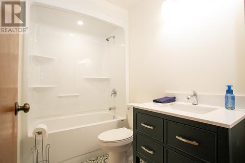 17 Fairmount Dr, Sault Ste. Marie, ON - Indoor Photo Showing Bathroom