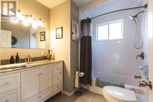 111 Logy Bay Road, St. John'S, NL - Indoor Photo Showing Bathroom