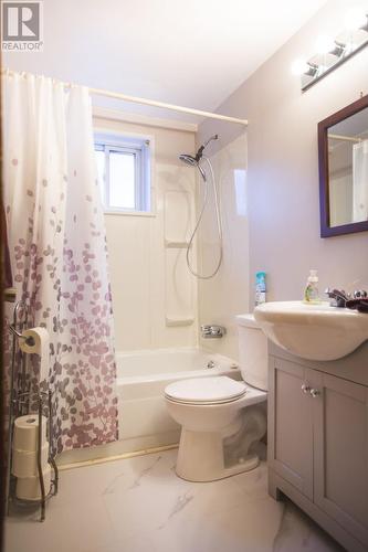 111 Logy Bay Road, St. John'S, NL - Indoor Photo Showing Bathroom