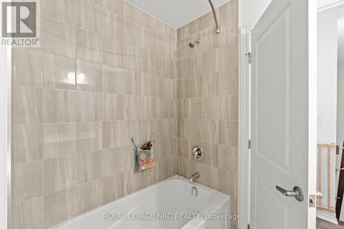 17 - 5000 Connor Drive, Lincoln (982 - Beamsville), ON - Indoor Photo Showing Bathroom