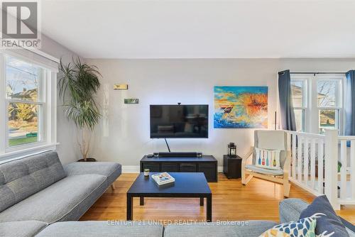 167 Sophia Street, Peterborough (Ashburnham), ON - Indoor Photo Showing Living Room