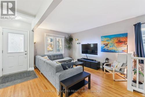 167 Sophia Street, Peterborough (Ashburnham), ON - Indoor Photo Showing Living Room