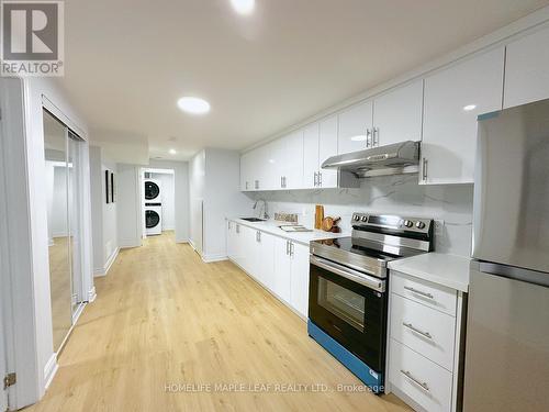 498 Bankside Drive, Kitchener, ON - Indoor Photo Showing Kitchen