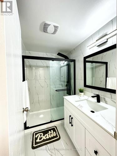 498 Bankside Drive, Kitchener, ON - Indoor Photo Showing Bathroom