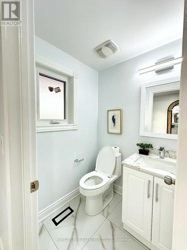 498 Bankside Drive, Kitchener, ON - Indoor Photo Showing Bathroom