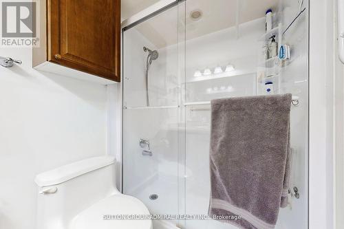 901 - 7460 Bathurst Street W, Vaughan, ON - Indoor Photo Showing Bathroom