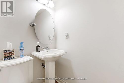 901 - 7460 Bathurst Street W, Vaughan, ON - Indoor Photo Showing Bathroom