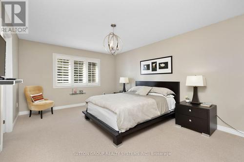 21 - 2086 Ghent Avenue, Burlington, ON - Indoor Photo Showing Bedroom