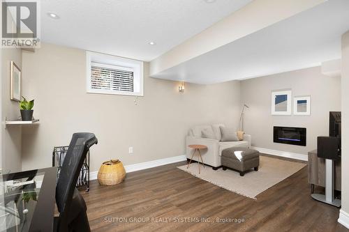 21 - 2086 Ghent Avenue, Burlington, ON - Indoor