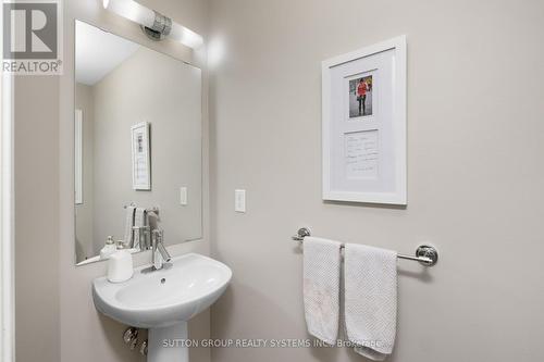 21 - 2086 Ghent Avenue, Burlington, ON - Indoor Photo Showing Bathroom