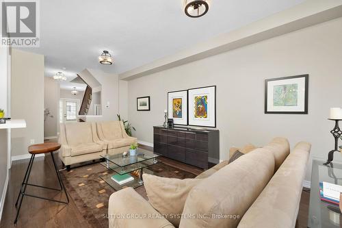 21 - 2086 Ghent Avenue, Burlington, ON - Indoor Photo Showing Living Room