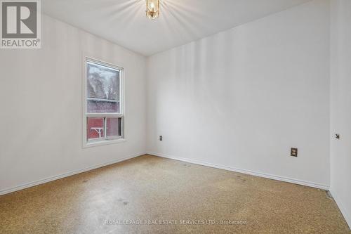 83 Barnesdale Avenue N, Hamilton, ON - Indoor Photo Showing Other Room