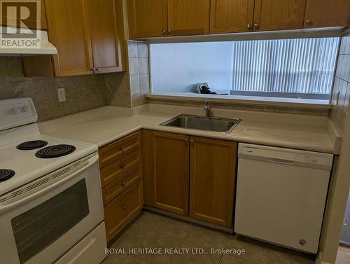 509 - 3050 Ellesmere Road, Toronto, ON - Indoor Photo Showing Kitchen