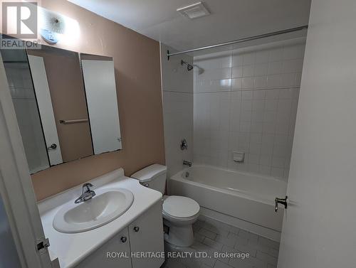 509 - 3050 Ellesmere Road, Toronto, ON - Indoor Photo Showing Bathroom