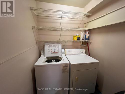 1006 - 1 Royal Orchard Boulevard, Markham, ON - Indoor Photo Showing Laundry Room