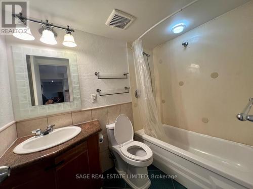 1006 - 1 Royal Orchard Boulevard, Markham, ON - Indoor Photo Showing Bathroom