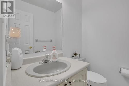 1 Farmstead Crescent, Barrie, ON - Indoor Photo Showing Bathroom