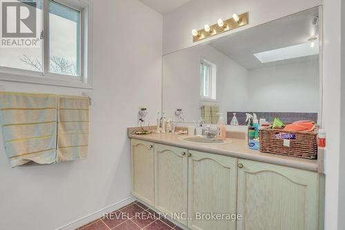 1 Farmstead Crescent, Barrie, ON - Indoor Photo Showing Bathroom