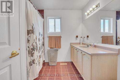 1 Farmstead Crescent, Barrie, ON - Indoor Photo Showing Bathroom