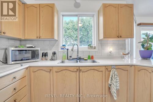 1 Farmstead Crescent, Barrie, ON - Indoor Photo Showing Kitchen With Double Sink