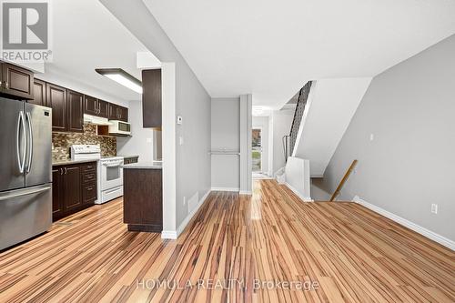 19 Robin Court, Barrie, ON - Indoor Photo Showing Kitchen