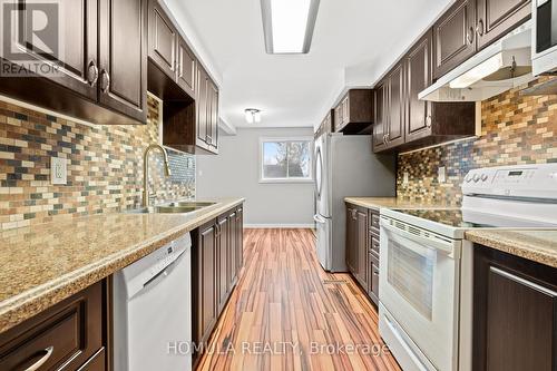 19 Robin Court, Barrie, ON - Indoor Photo Showing Kitchen With Double Sink