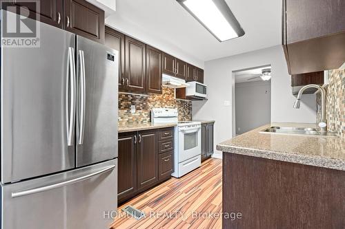 19 Robin Court, Barrie, ON - Indoor Photo Showing Kitchen With Double Sink