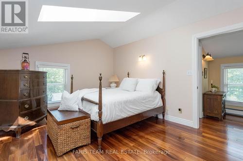 1897 10 Line N, Oro-Medonte, ON - Indoor Photo Showing Bedroom