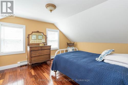 1897 10 Line N, Oro-Medonte, ON - Indoor Photo Showing Bedroom