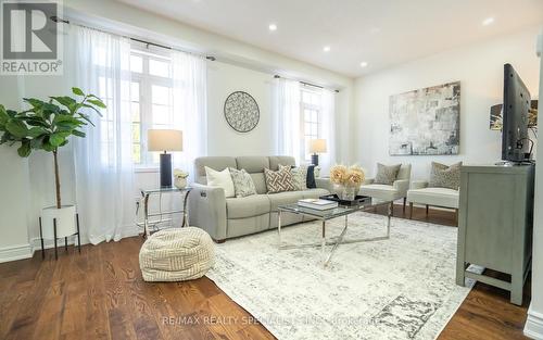 4758 Colombo Crescent, Mississauga, ON - Indoor Photo Showing Living Room