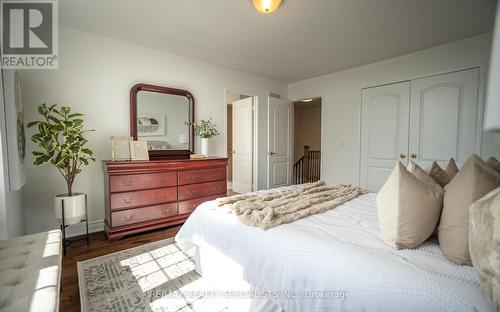 4758 Colombo Crescent, Mississauga, ON - Indoor Photo Showing Bedroom