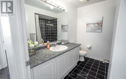 4758 Colombo Crescent, Mississauga, ON - Indoor Photo Showing Bathroom