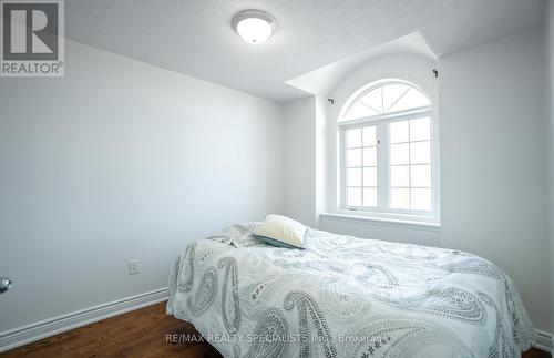 4758 Colombo Crescent, Mississauga, ON - Indoor Photo Showing Bedroom