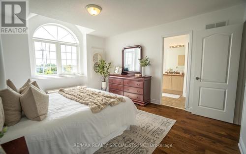 4758 Colombo Crescent, Mississauga, ON - Indoor Photo Showing Bedroom