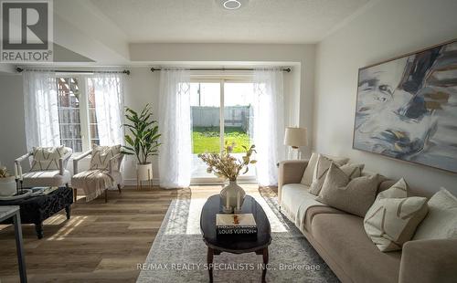 4758 Colombo Crescent, Mississauga, ON - Indoor Photo Showing Living Room