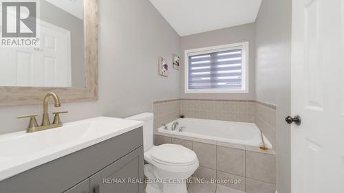 4 Chetholme Place, Halton Hills, ON - Indoor Photo Showing Bathroom