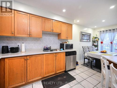 166 - 80 Acorn Place, Mississauga, ON - Indoor Photo Showing Kitchen