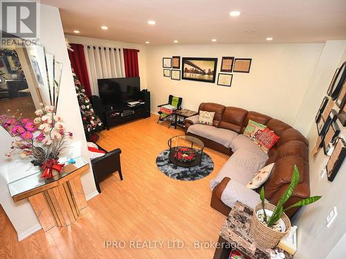 166 - 80 Acorn Place, Mississauga, ON - Indoor Photo Showing Living Room