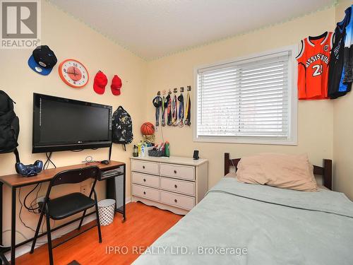 166 - 80 Acorn Place, Mississauga, ON - Indoor Photo Showing Bedroom