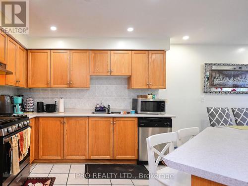 166 - 80 Acorn Place, Mississauga, ON - Indoor Photo Showing Kitchen