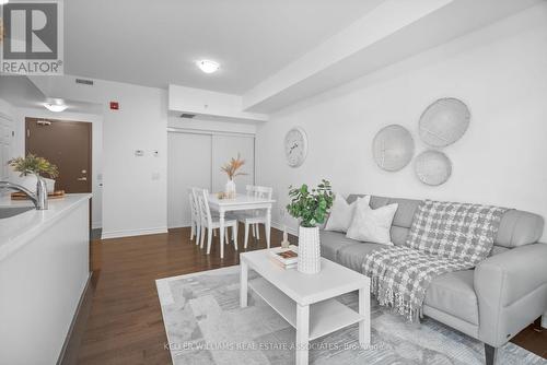 307 - 215 Broadway Street, Mississauga, ON - Indoor Photo Showing Living Room