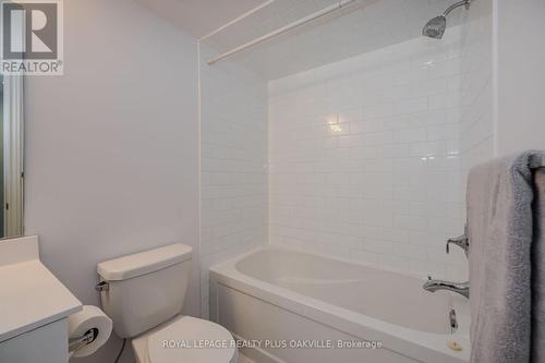 718 - 138 Widdicombe Hill Boulevard, Toronto, ON - Indoor Photo Showing Bathroom