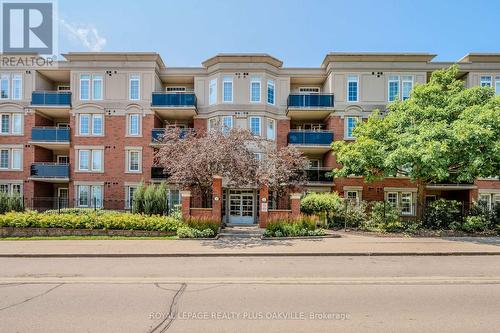 103 - 2300 Parkhaven Boulevard, Oakville, ON - Outdoor With Facade