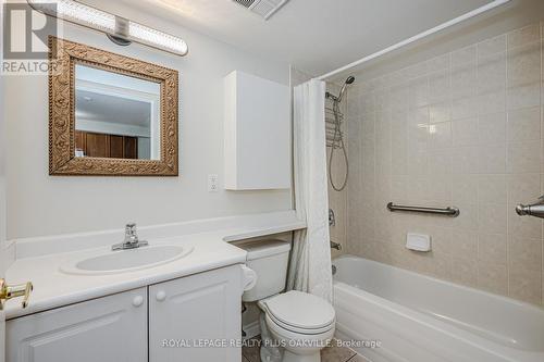 103 - 2300 Parkhaven Boulevard, Oakville, ON - Indoor Photo Showing Bathroom