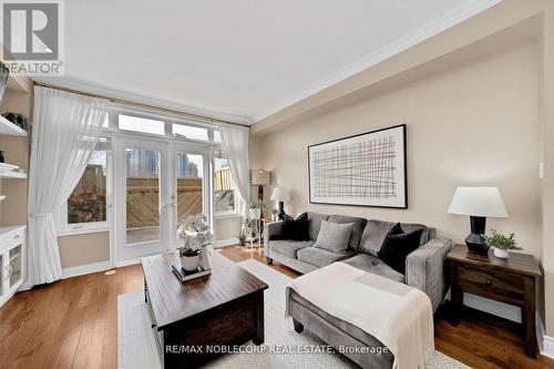 8 - 275 Van Dusen Boulevard, Toronto, ON - Indoor Photo Showing Living Room