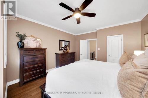 8 - 275 Van Dusen Boulevard, Toronto, ON - Indoor Photo Showing Bedroom