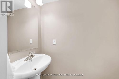 8 - 275 Van Dusen Boulevard, Toronto, ON - Indoor Photo Showing Bathroom