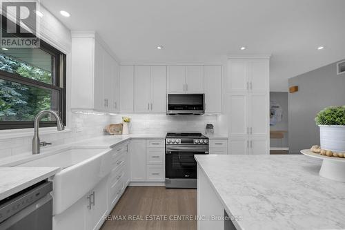 23 Millwood Road, Erin, ON - Indoor Photo Showing Kitchen With Upgraded Kitchen