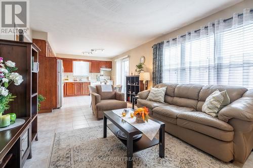 145 Homeside Avenue, Hamilton, ON - Indoor Photo Showing Living Room