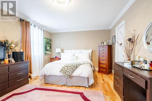 145 Homeside Avenue, Hamilton, ON - Indoor Photo Showing Bedroom